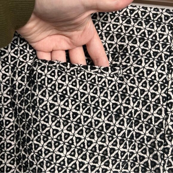 J Crew Womens Size 0 Black White Eyelet Lace Shorts Classic Preppy Coastal - Picture 7 of 12